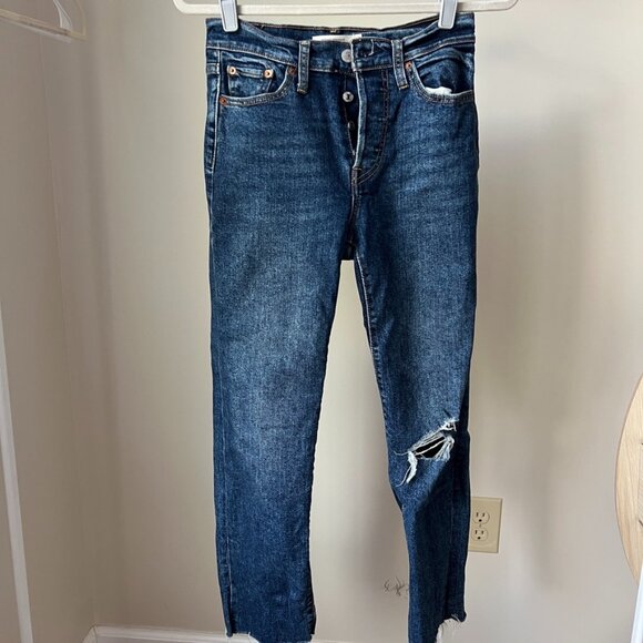 Levi’s Wedgie Straight Jeans Button Fly Distressed Knee - Picture 1 of 9